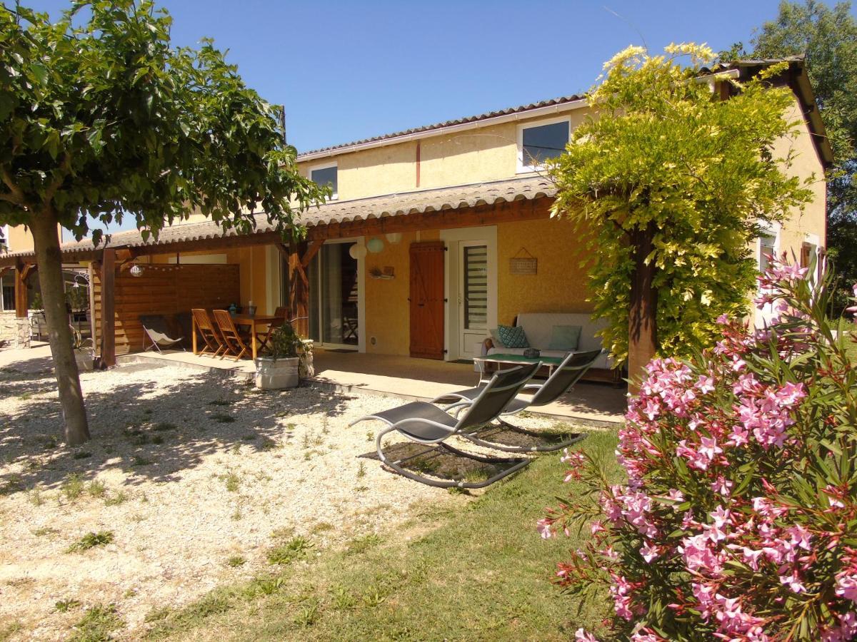 Aux Lauriers D'Adhemar Villa La Garde Adhemar Exterior photo